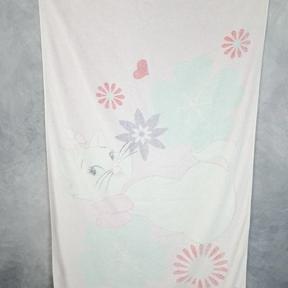 Disney Hong Kong Disneyland Beach Towel Marie Cat Pink Flowers 29x57 Cotton